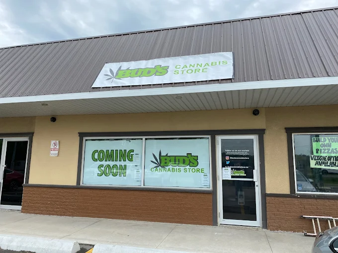 Buds Cannabis Store store front