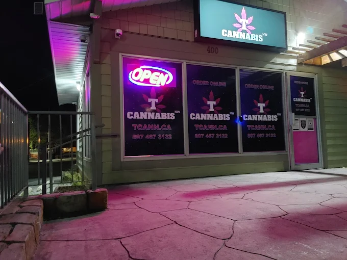 T Cannabis NW store front