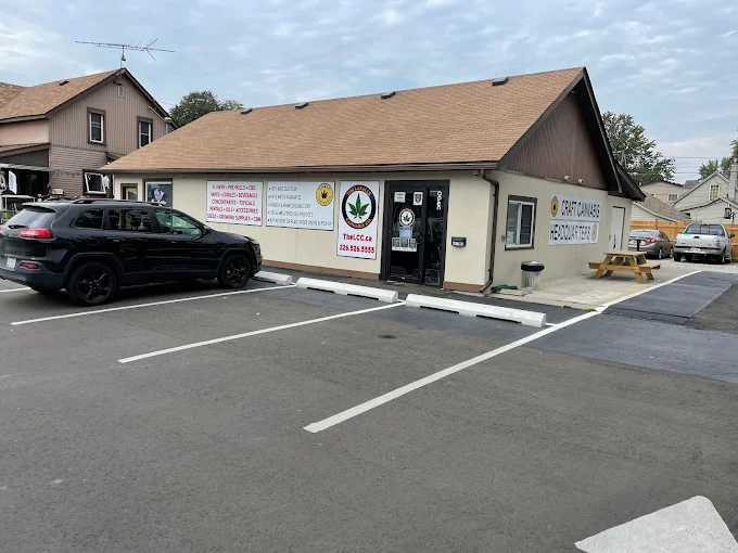 The LaSalle Cannabis Co. store front