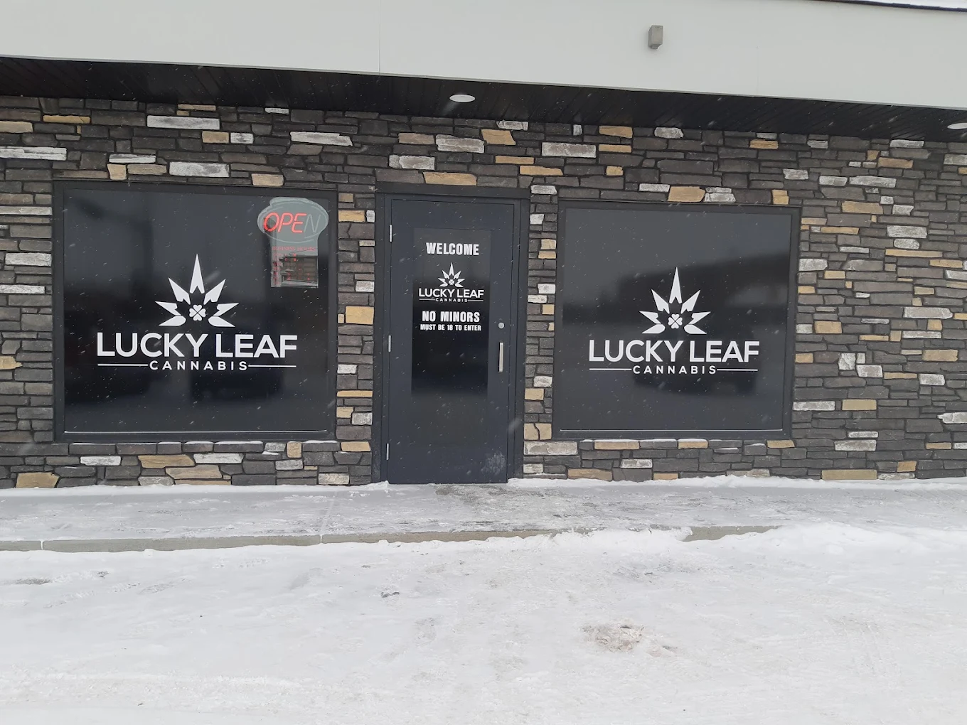 Lucky Leaf Cannabis - Lucky Leaf Cannabis - Downtown store front