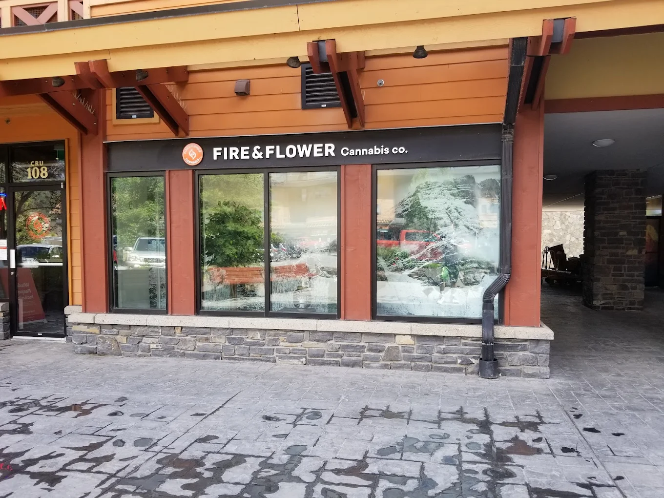 Fire & Flower Cannabis Co. - Fire & Flower Cannabis Co. - Canmore store front