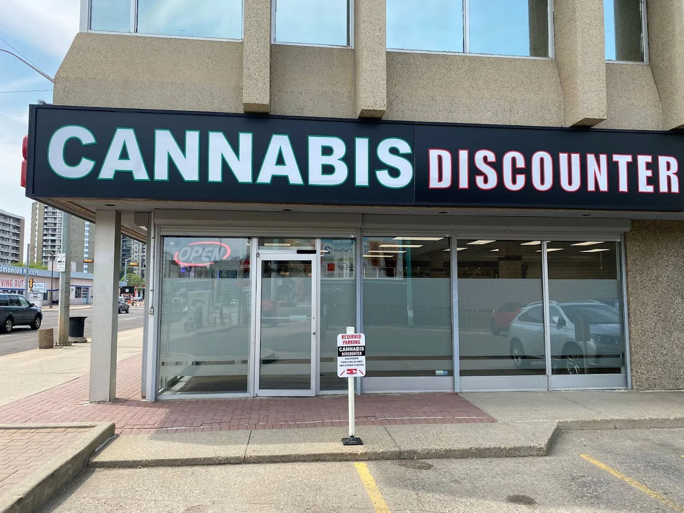 Cannabis Discounter - Cannabis Discounter - 114 store front
