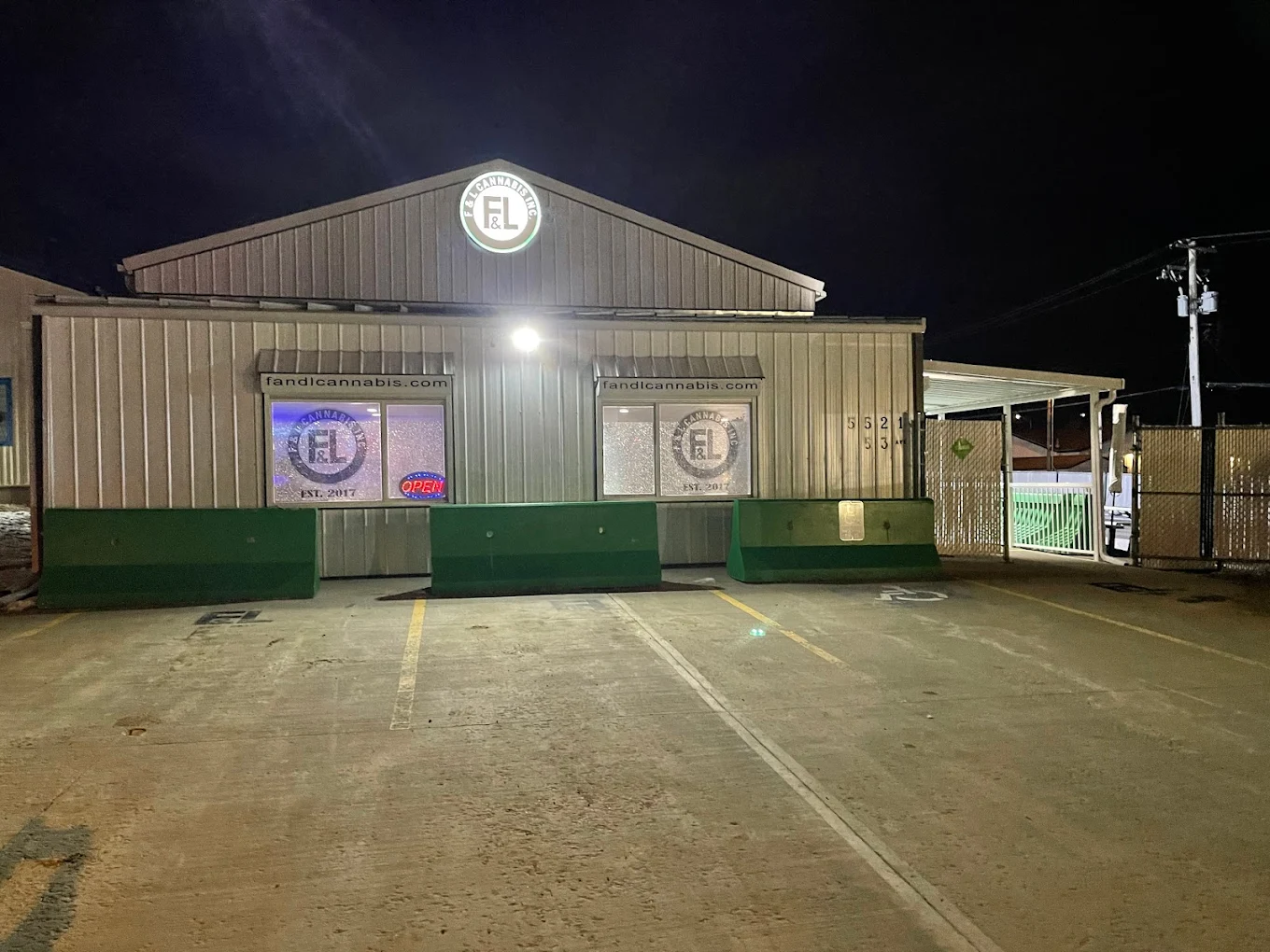 F&L Cannabis Inc. - F&L Cannabis Inc. - Drayton Valley store front