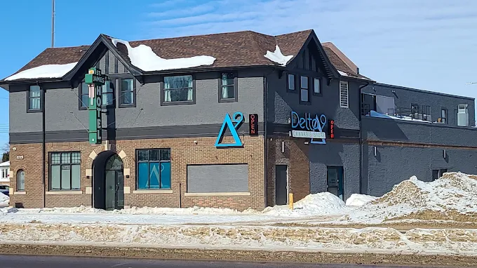 Delta 9 - Delta 9 - Winnipeg store front