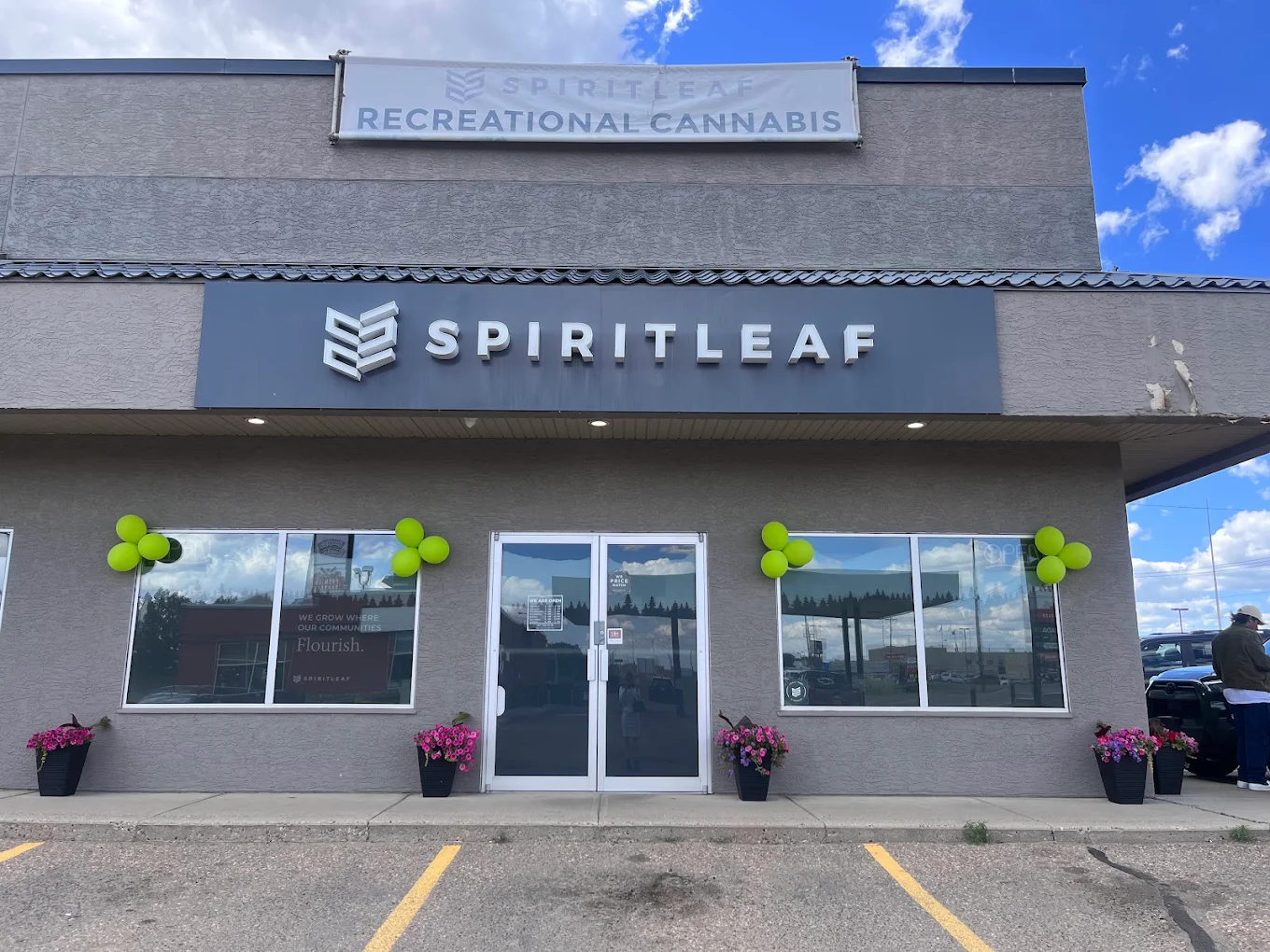 Spiritleaf - Spiritleaf - Medicine Hat store front