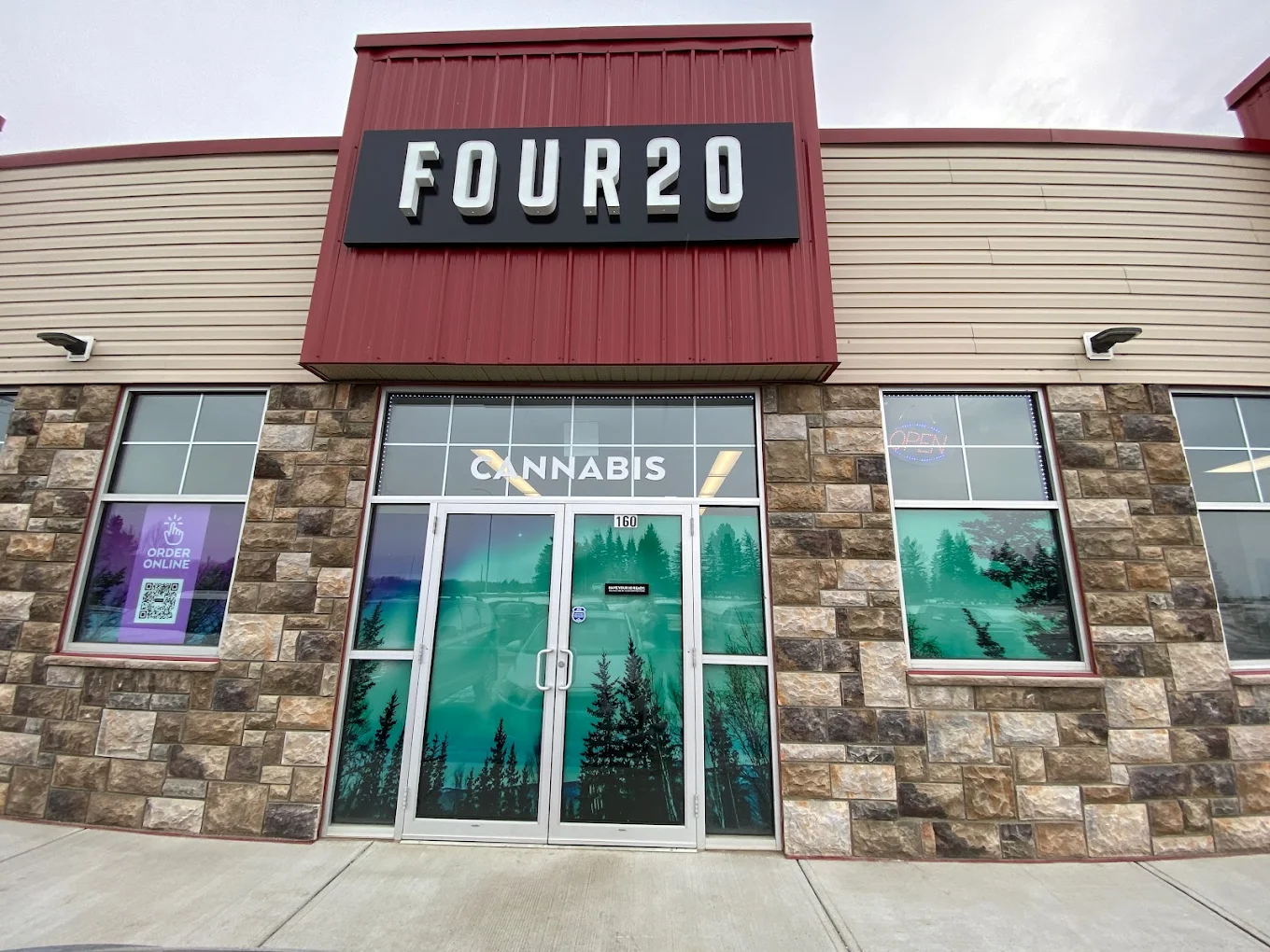 FOUR20 - FOUR20 - Ponoka store front