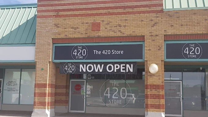 The 420 Place - The 420 Place - Lindsay store front