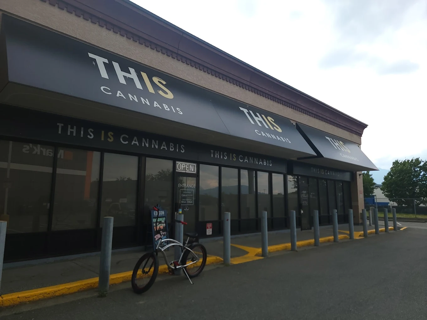 THIS IS CANNABIS - THIS IS CANNABIS - Chilliwack store front