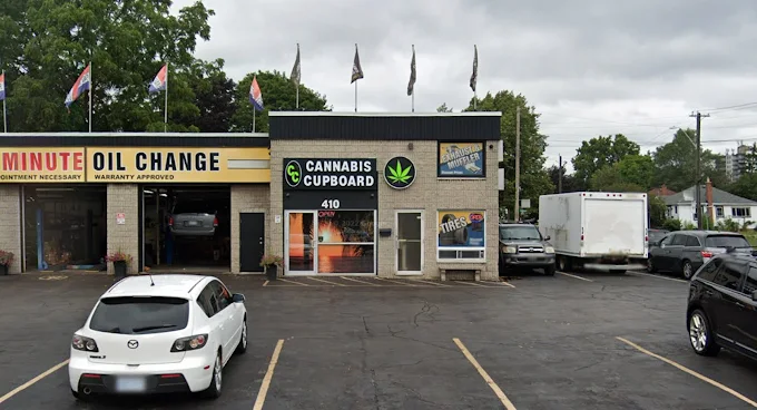Cannabis Cupboard - Cannabis Cupboard - Hamilton store front
