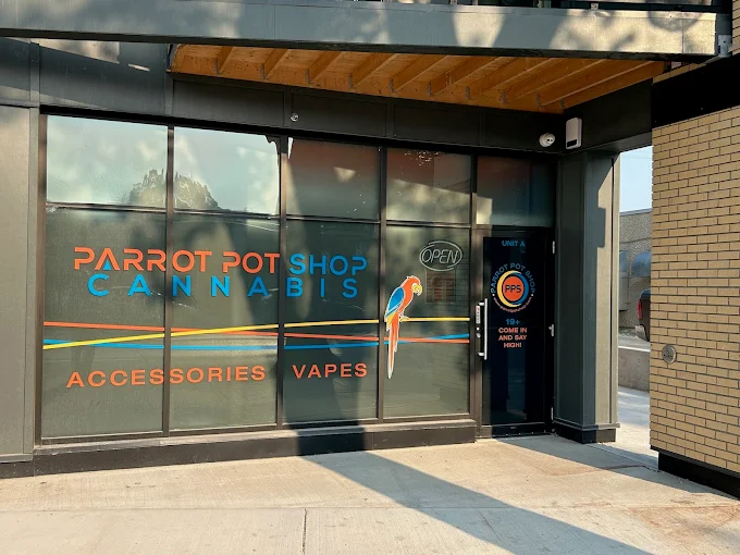 Parrot Pot Shop Cannabis - Sherbrook store front