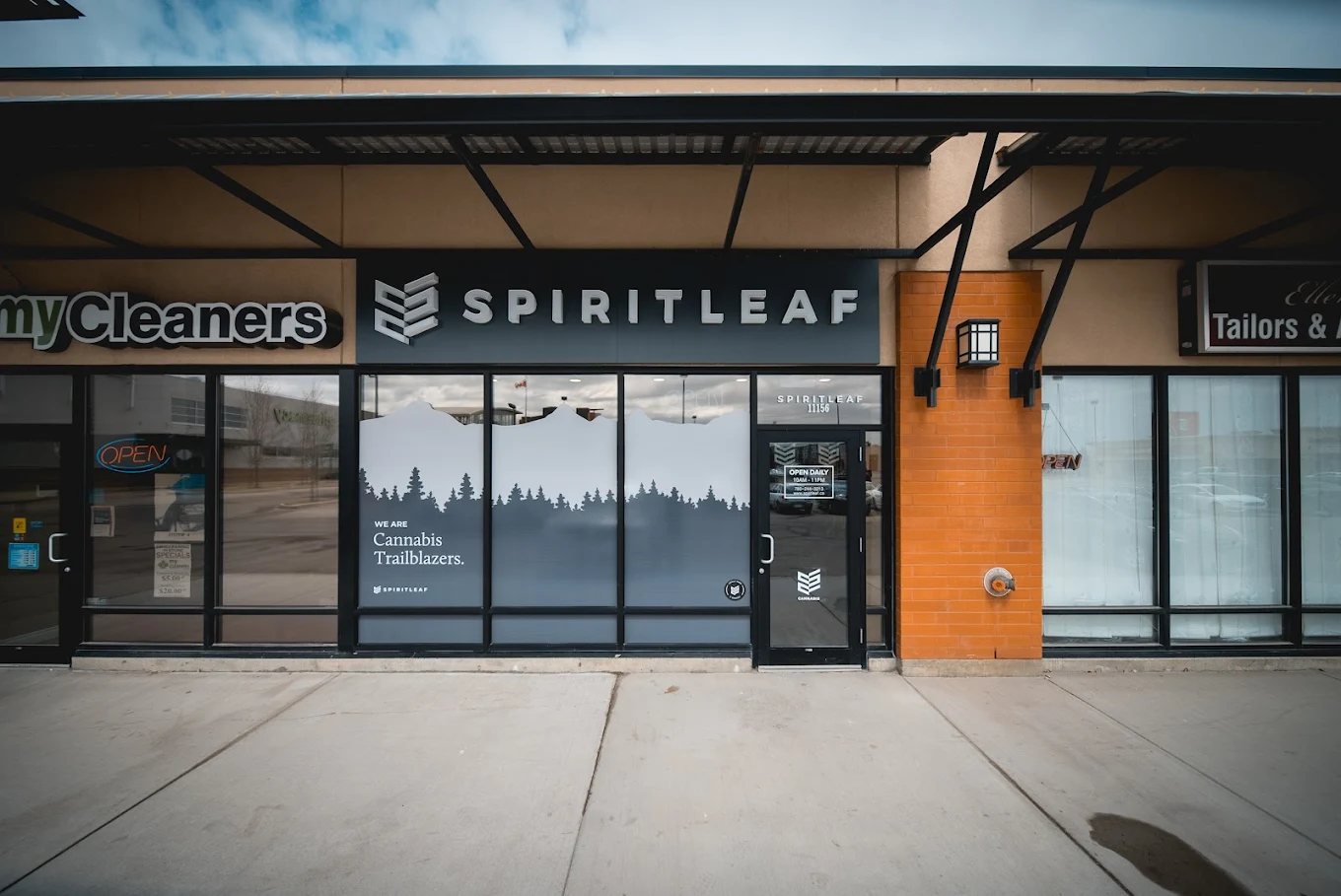 Spiritleaf - Spiritleaf - MacEwan store front