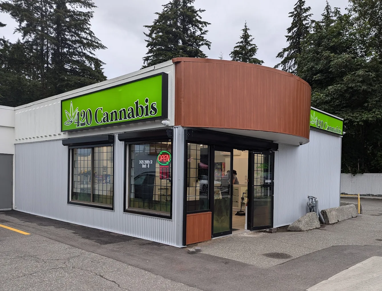 420 Cannabis - 420 Cannabis - Langley store front