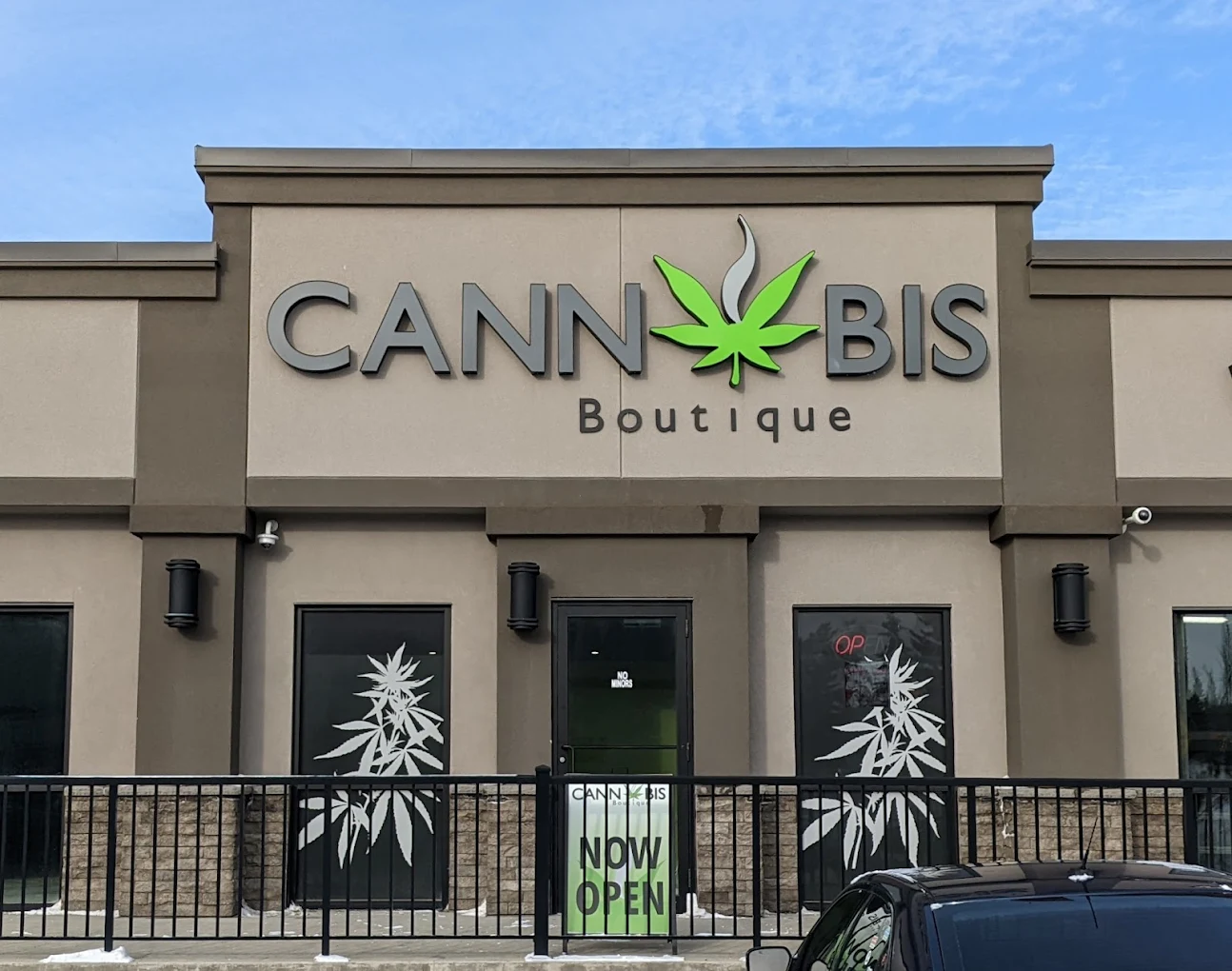 BudXpress - Cannabis Boutique - Sherwood Park store front