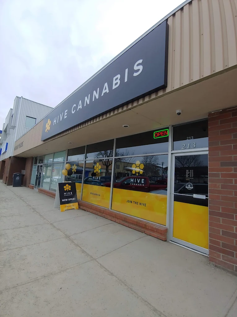 Hive Cannabis - Hive Cannabis - Quesnel store front