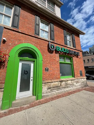 BUDSSMOKE - Burlington store front