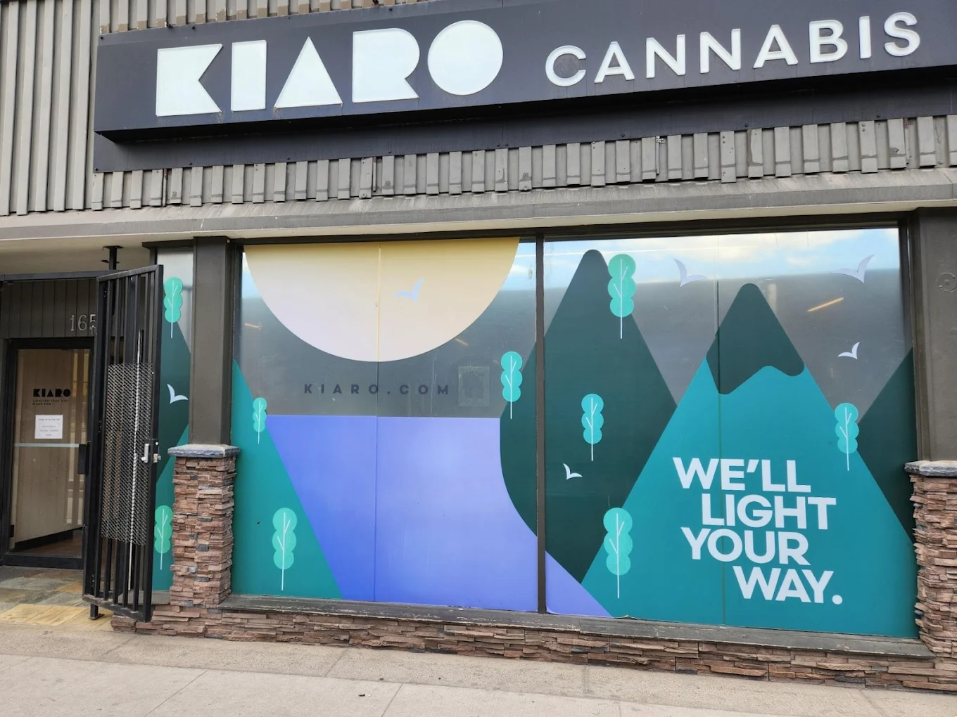 Kiaro BC - Kiaro Weed - Downtown Kelowna store front