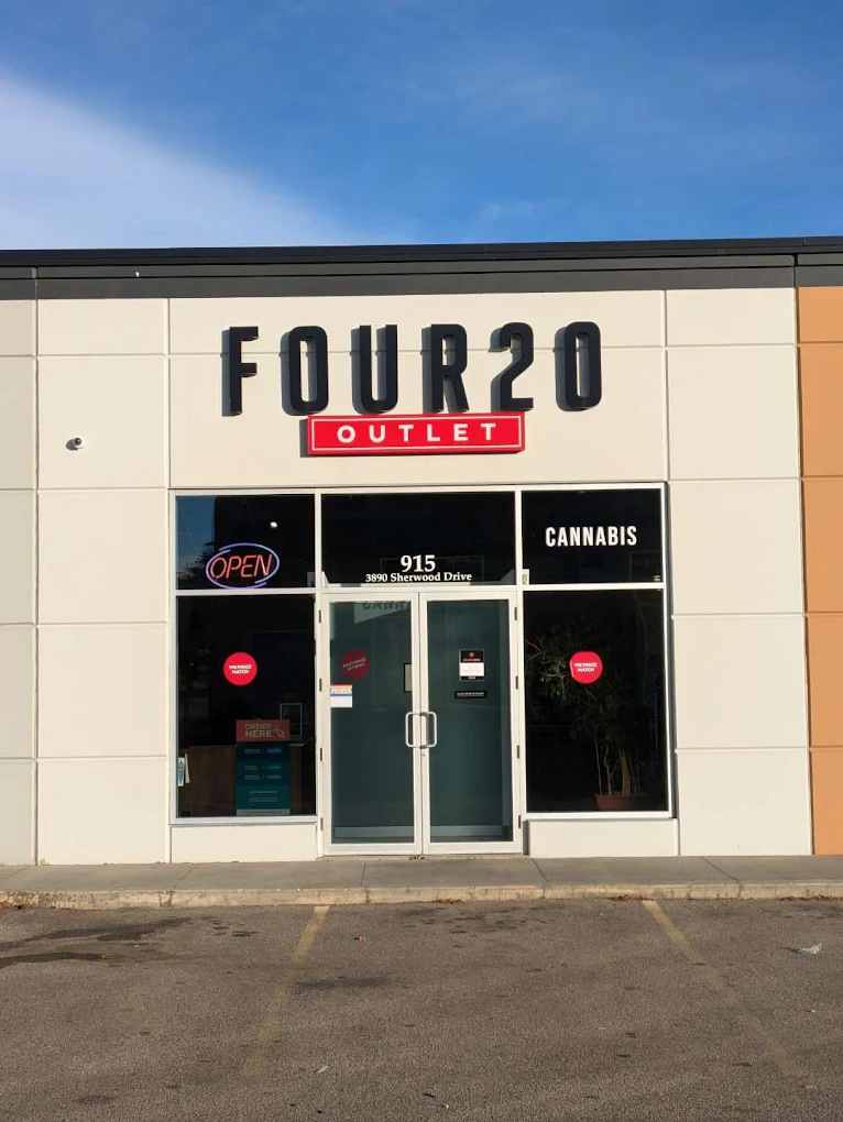 FOUR20 - FOUR20 - Sherwood Park store front