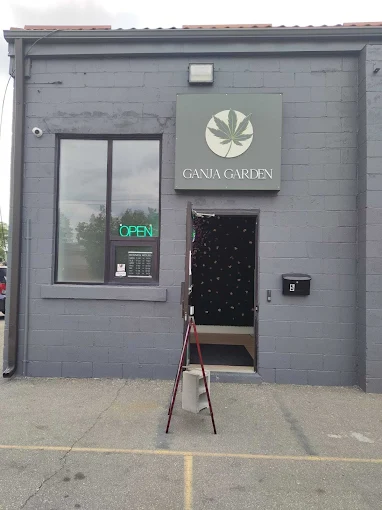 Ganja Garden - Ganja Garden - Kitchener store front