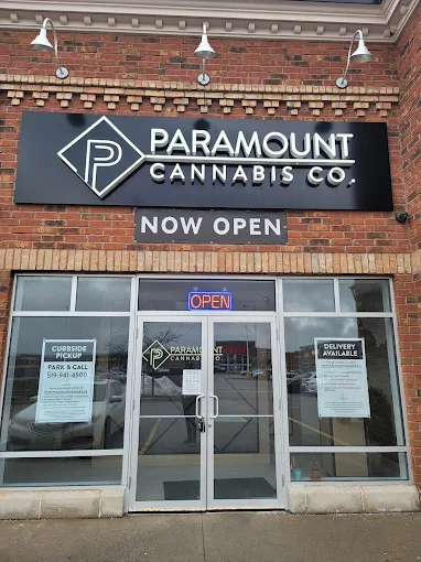 Paramount Cannabis - Paramount Cannabis - Orangeville store front