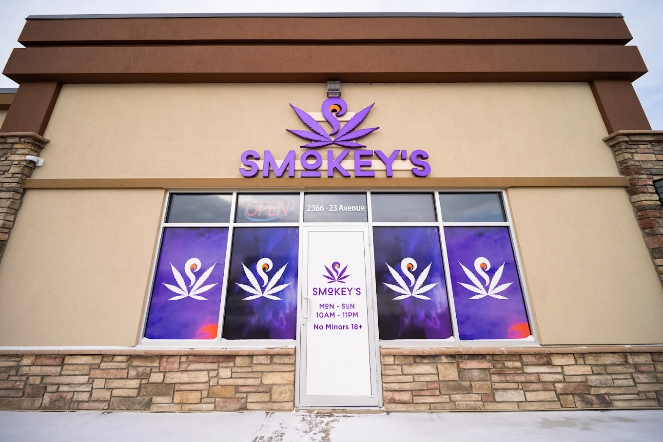Smokey's - Smokey's - Mill Creek store front