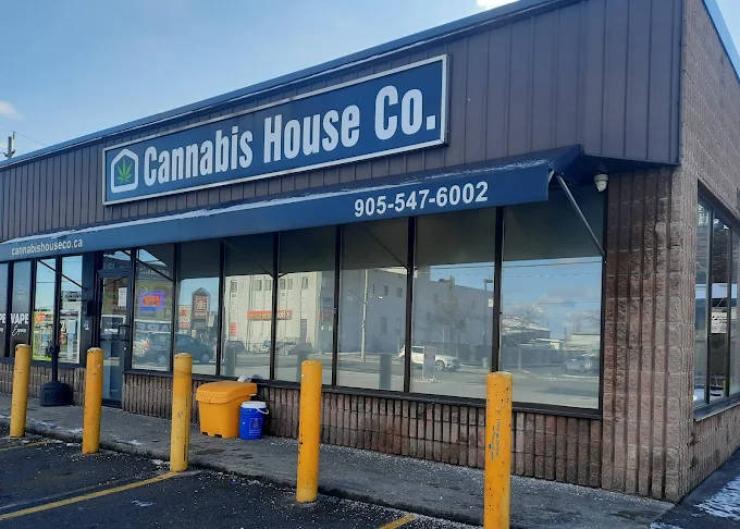 Cannabis House Co - Cannabis House Co store front