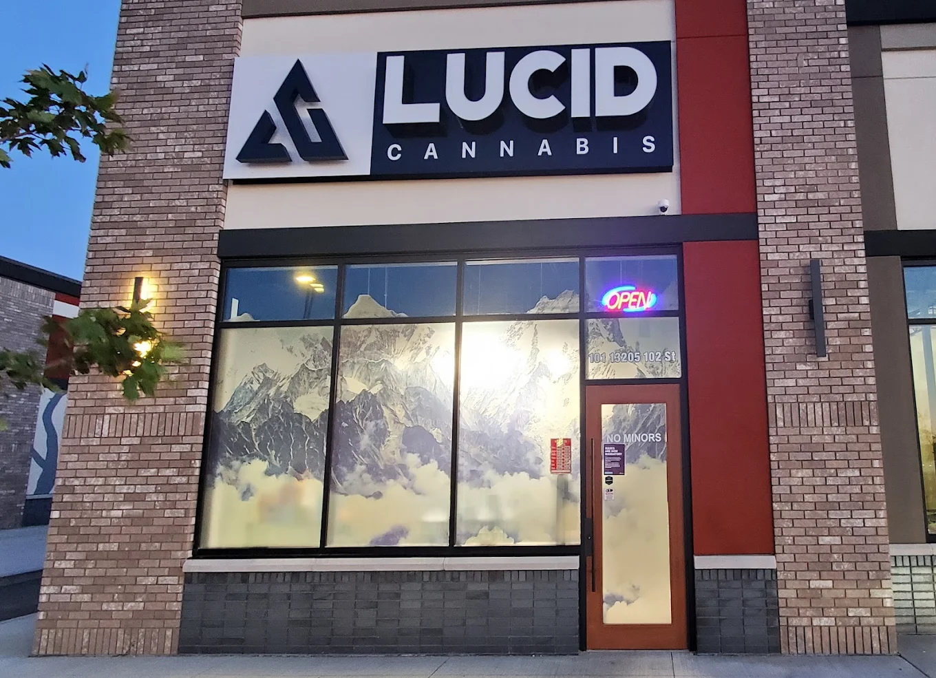 Lucid Cannabis - Lucid Cannabis - Grande Prairie store front