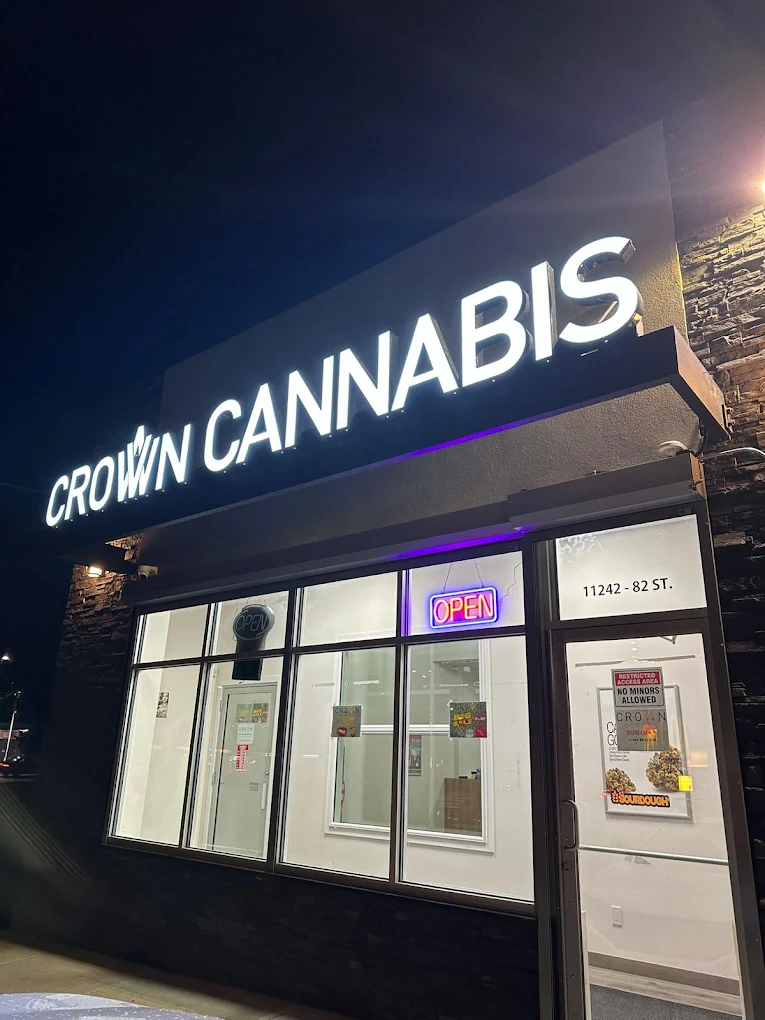 Crown Cannabis - Crown Cannabis - Cromdale store front
