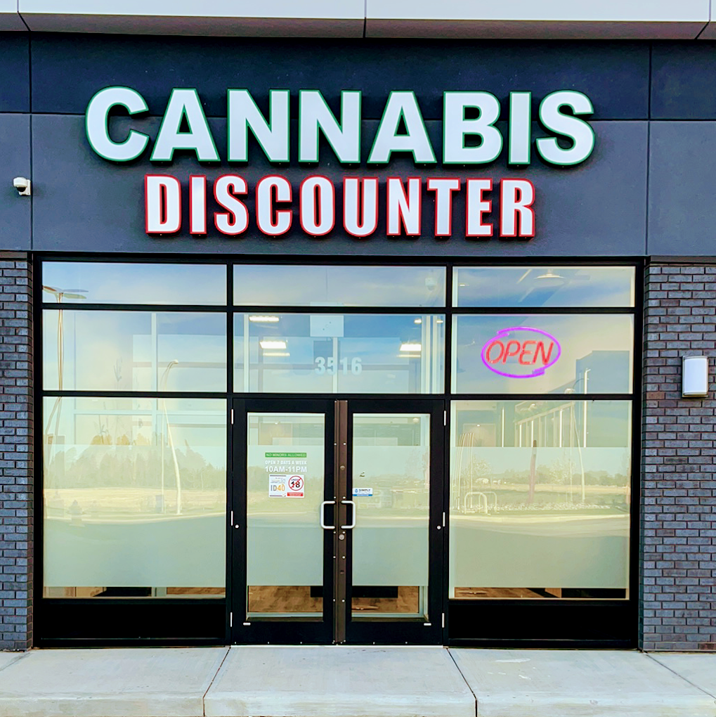 Cannabis Discounter - Cannabis Discounter - Southport store front