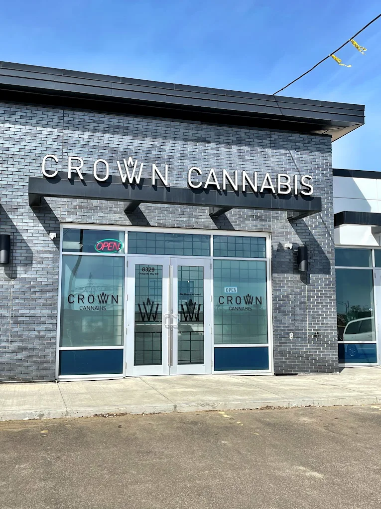 Crown Cannabis - Crown Cannabis - Chappelle store front