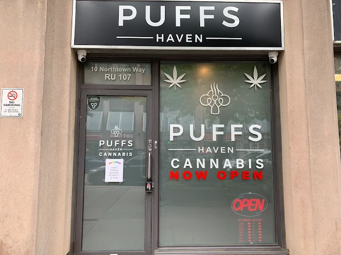 Puffs Haven - Puffs Haven - Yonge & Finch store front
