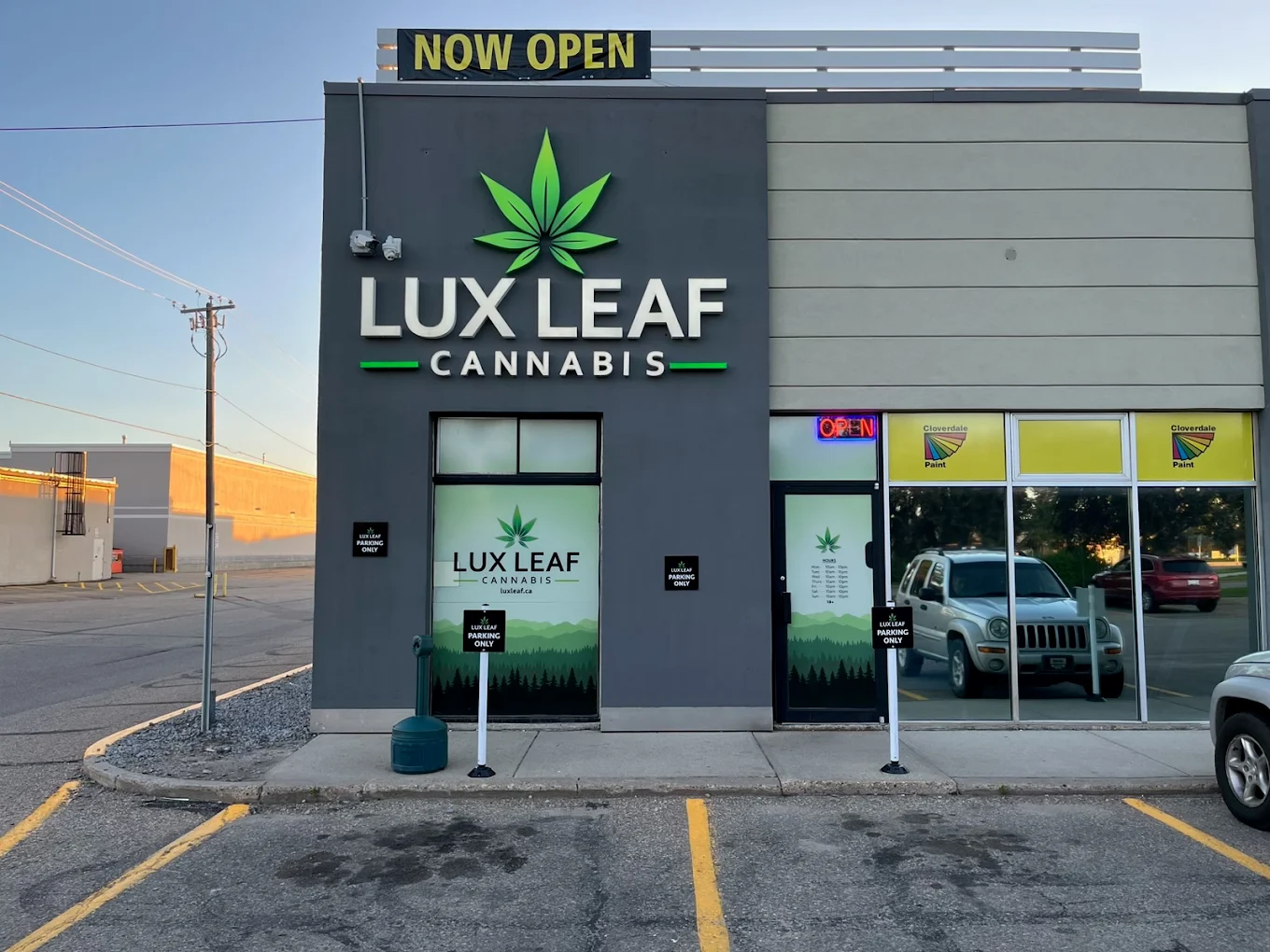 Lux Leaf - Lux Leaf - Red Deer store front