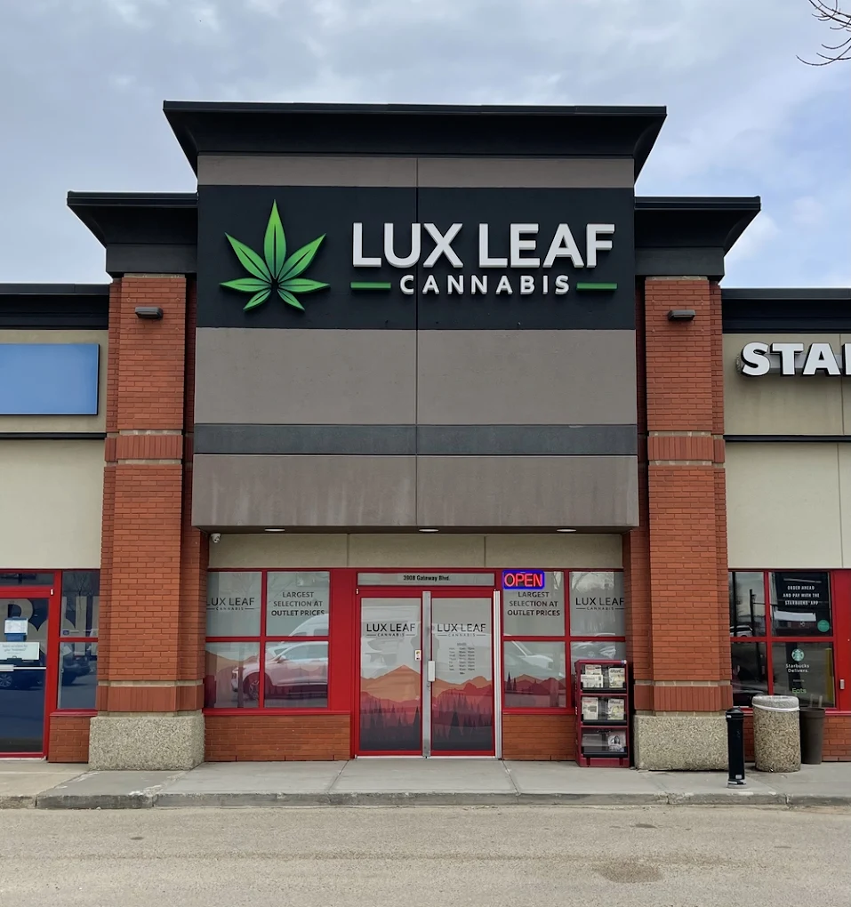 Lux Leaf - Lux Leaf - Edmonton Southpark store front