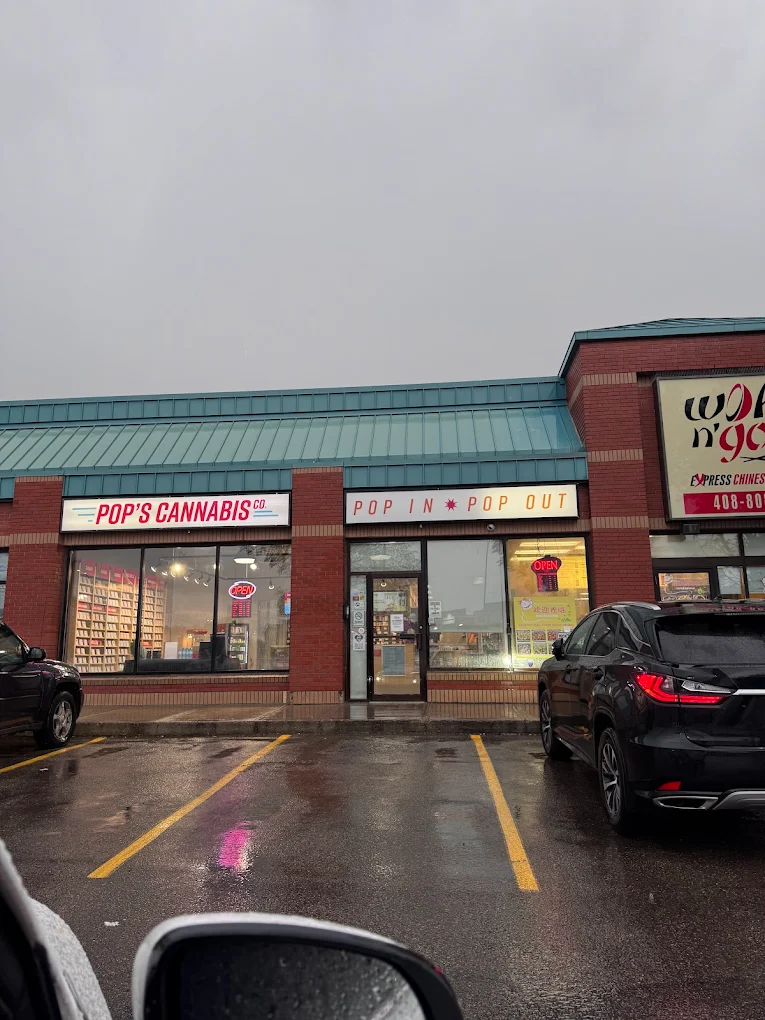 Pop's Cannabis Co. - Pop's Cannabis Co. - Edmonton (Carlisle) store front