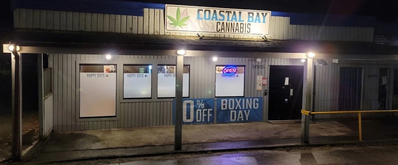 Coastal Bay Cannabis - Coastal Bay Cannabis - Upper store front