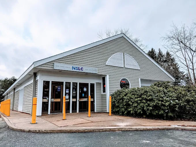 NSLC - Mahone Bay store front