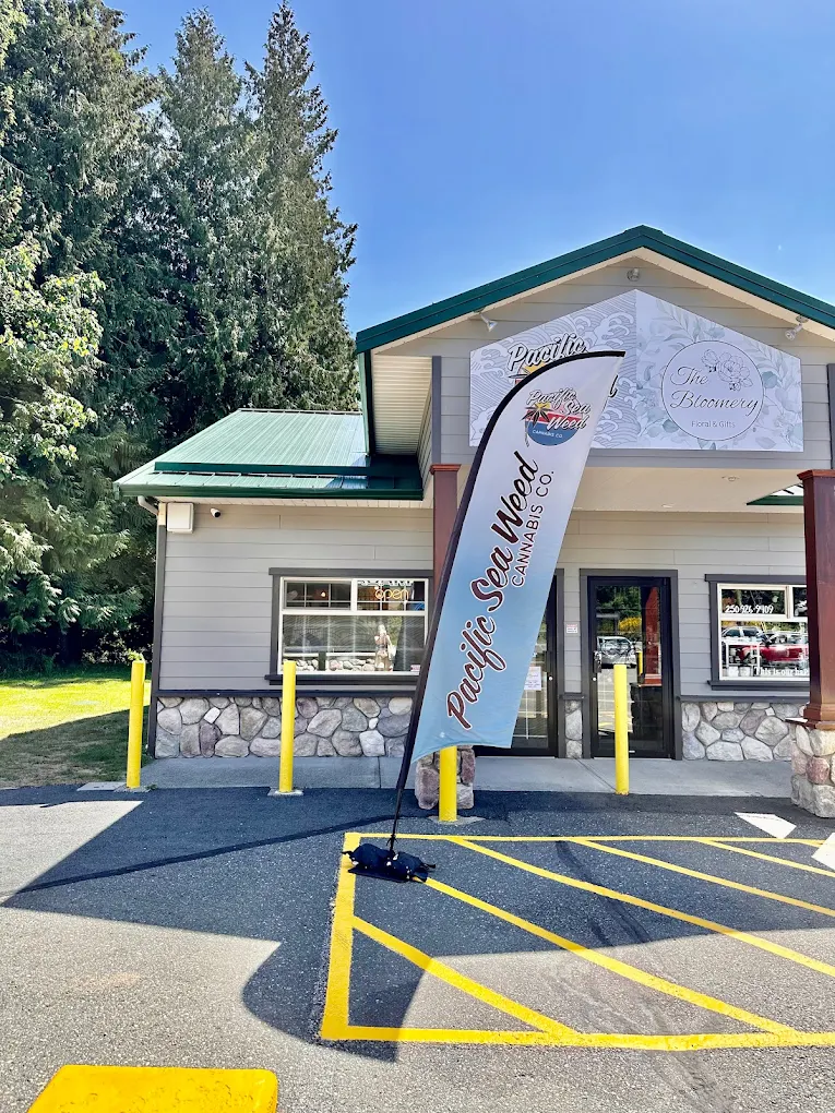 Pacific Sea Weed Cannabis Co. - Pacific Sea Weed Cannabis Co. store front