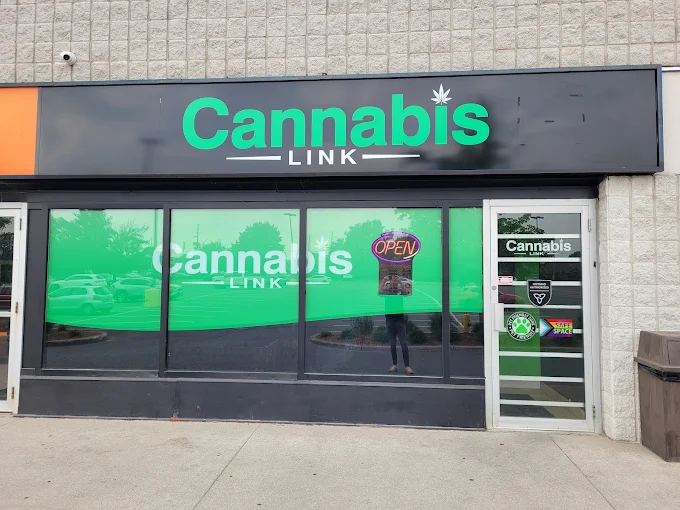 Cannabis Link - Cannabis Link - Huron & Highbury store front