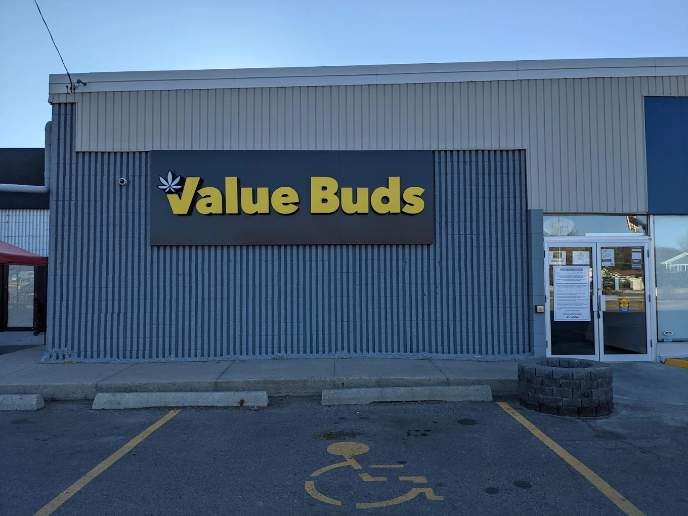 Value Buds - Value Buds - Drumheller store front