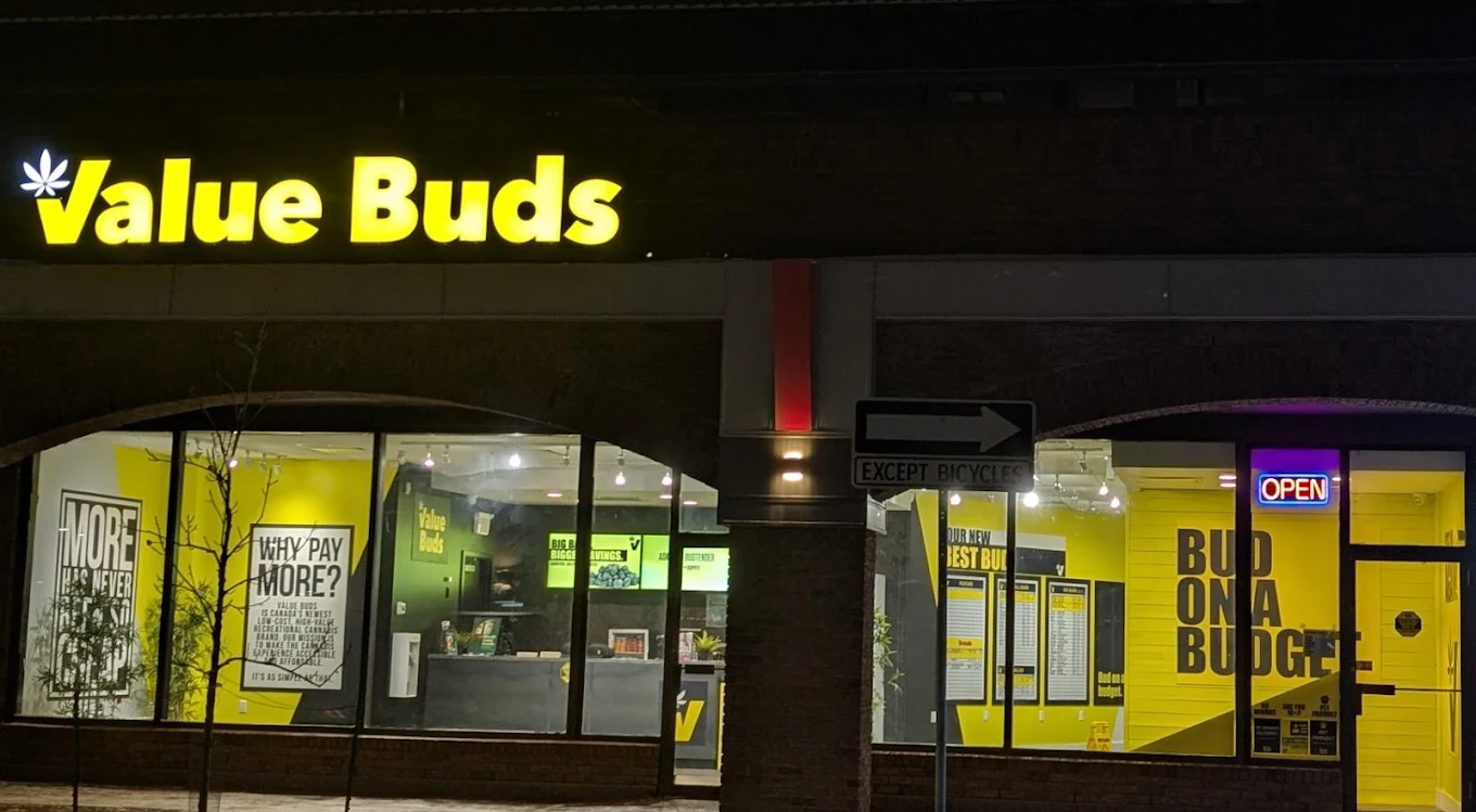 Value Buds - Value Buds - Garneau store front