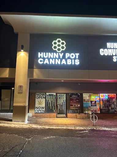 Hunny Pot Cannabis - Hunny Pot Cannabis - Kitchener store front
