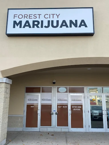 Forest City Marijuana - Forest City Marijuana - Belmont/Wharncliffe Rd store front