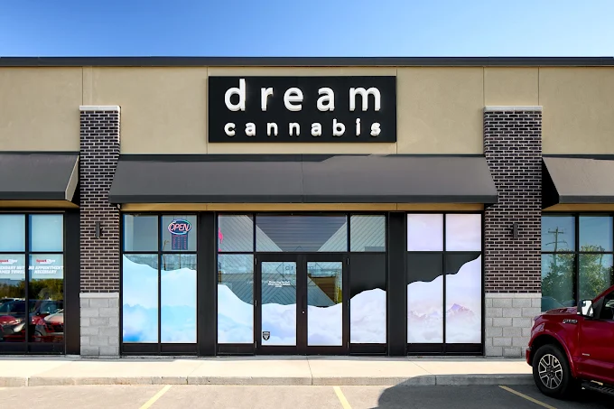 Dream Cannabis - Dream Cannabis - Kemptville store front
