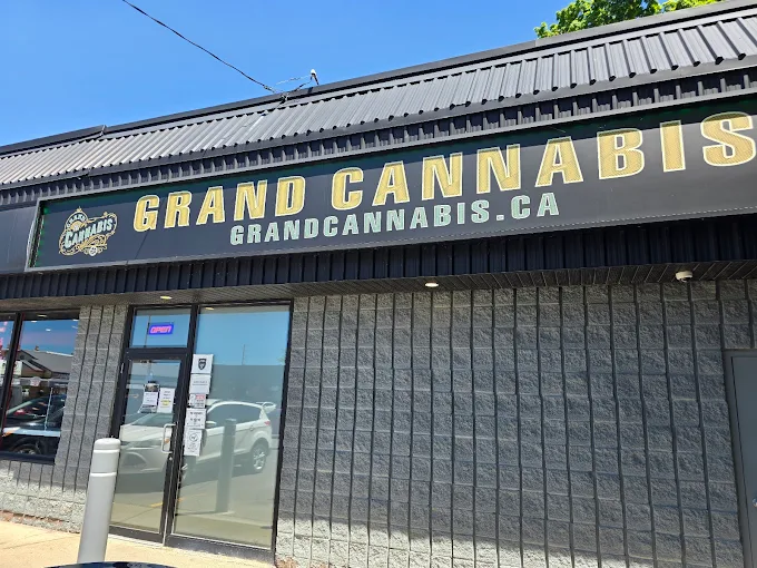 Grand Cannabis - Grand Cannabis - Dunnville store front
