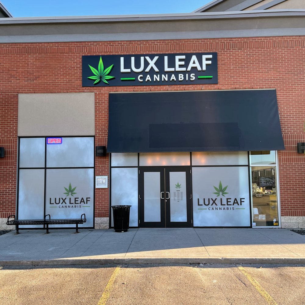 Lux Leaf - Lux Leaf - South Edmonton Common store front