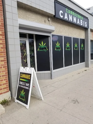 Cannazonia Cannabis - Cannazonia Cannabis - Winnipeg store front