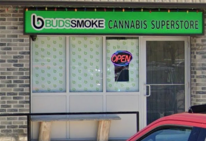 BUDSSMOKE - BUDSSMOKE - Deep River store front