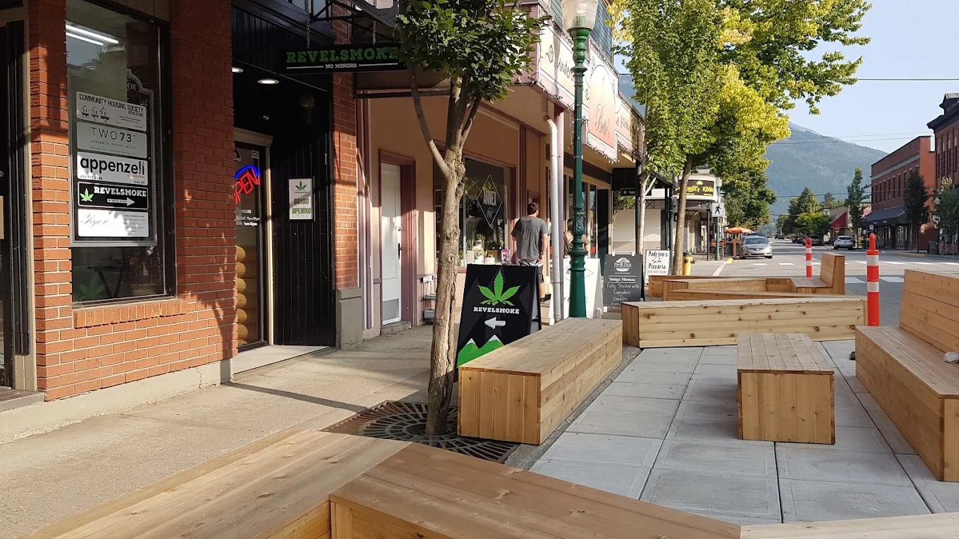 Revelsmoke - Revelsmoke store front