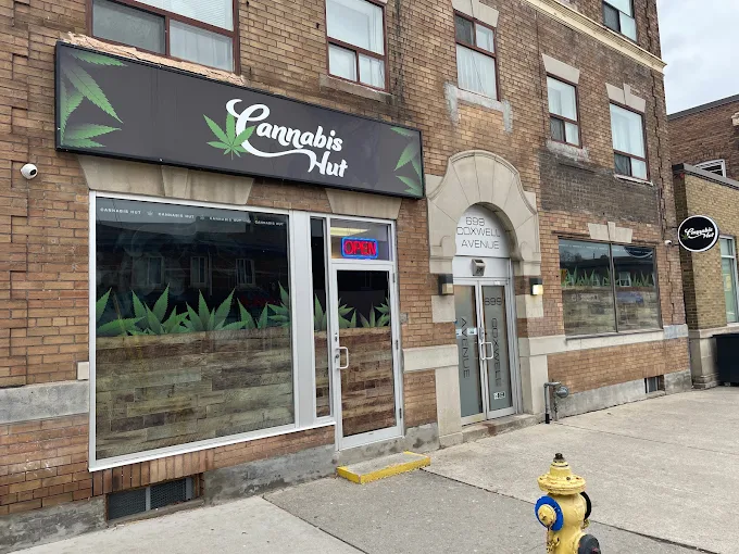Cannabis Hut - Cannabis Hut - Coxwell store front
