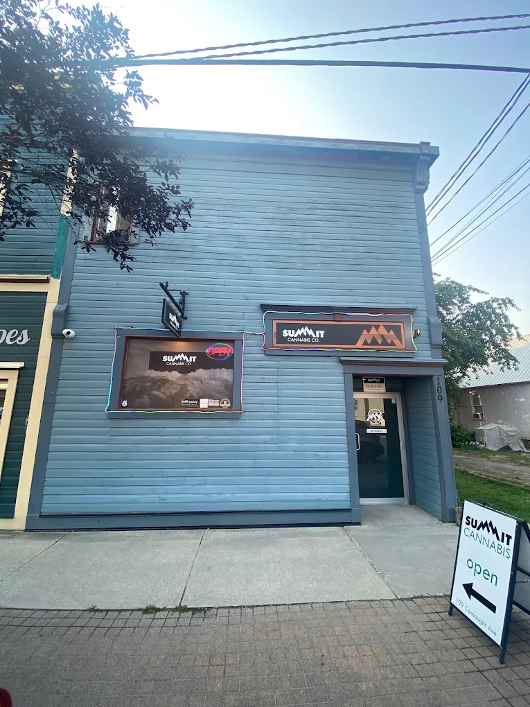 Summit Cannabis Co. - Summit Cannabis Co. - Revelstoke store front