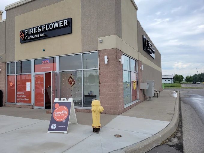 Fire & Flower Cannabis Co. - Fire & Flower Cannabis Co. - Chatham St. Clair St store front